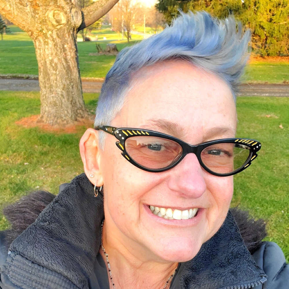 Meet your Posher, Lori